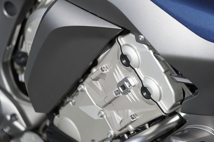 BMW K1600 GT GTL Bagger Grand America Review Price Spec_06