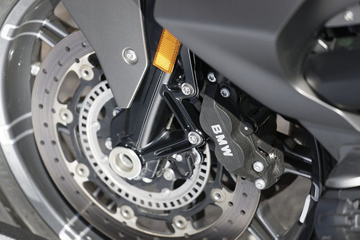 BMW K1600 GT GTL Bagger Grand America Review Price Spec_15