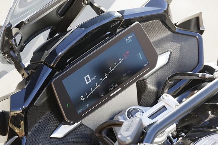 BMW K1600 GT GTL Bagger Grand America Review Price Spec_18