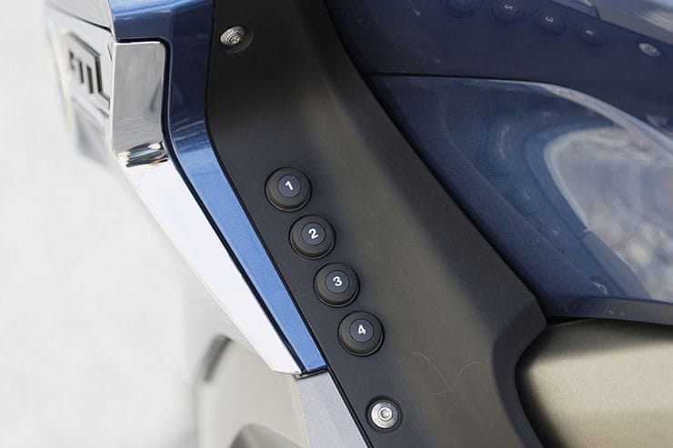 BMW K1600 GT GTL Bagger Grand America Review Price Spec_21