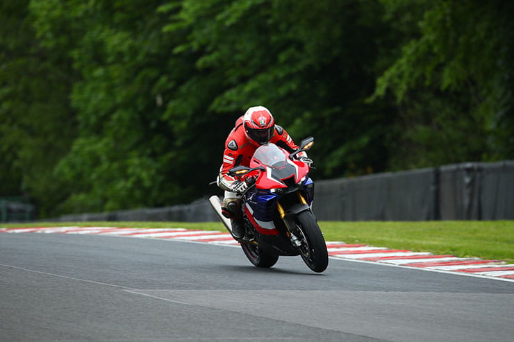 Honda Fireblade Road Superstock Superbike Comparison_026
