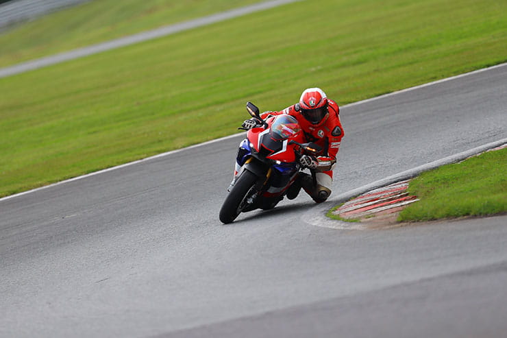 Honda Fireblade Road Superstock Superbike Comparison_037