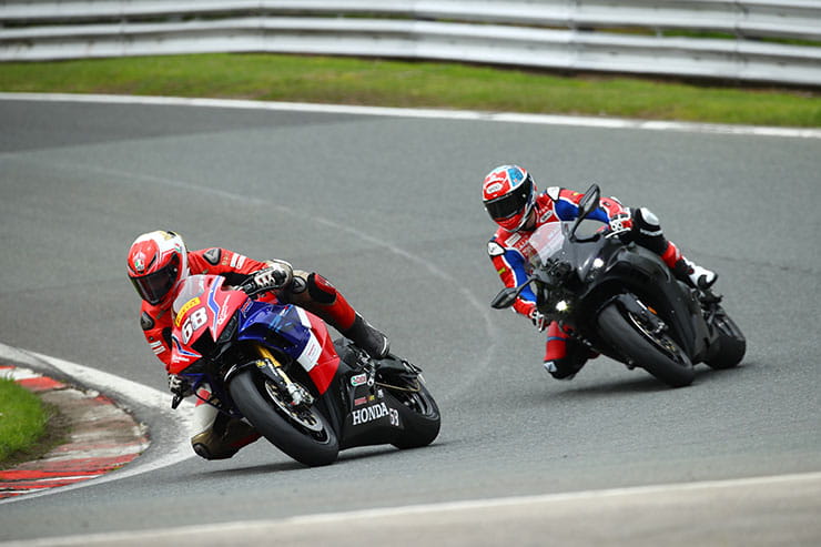 Honda Fireblade Road Superstock Superbike Comparison_078