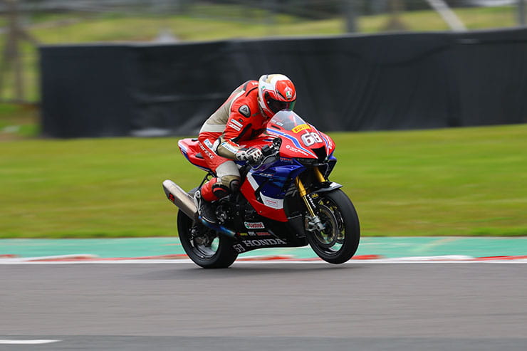 Honda Fireblade Road Superstock Superbike Comparison_090