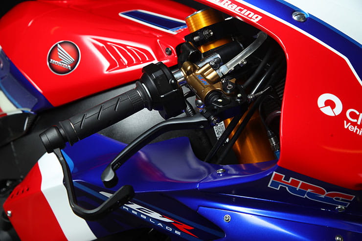 Honda Fireblade Road Superstock Superbike Comparison_271