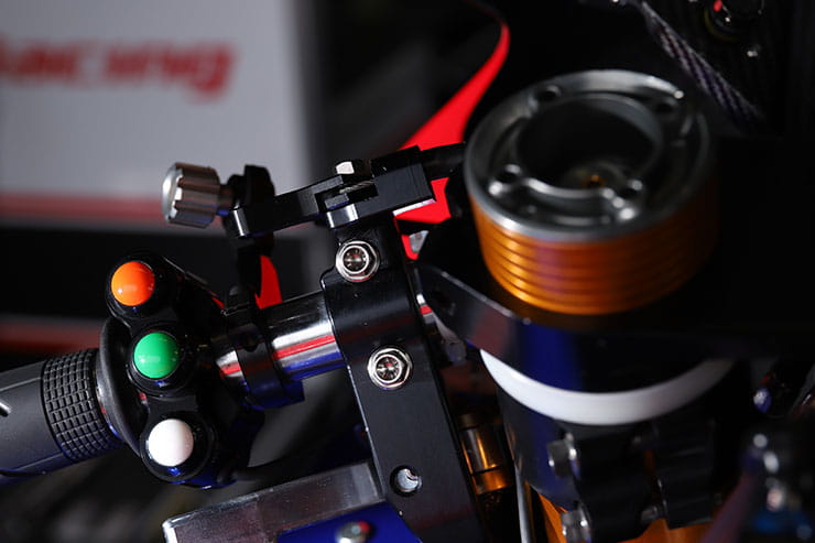 Honda Fireblade Road Superstock Superbike Comparison_272